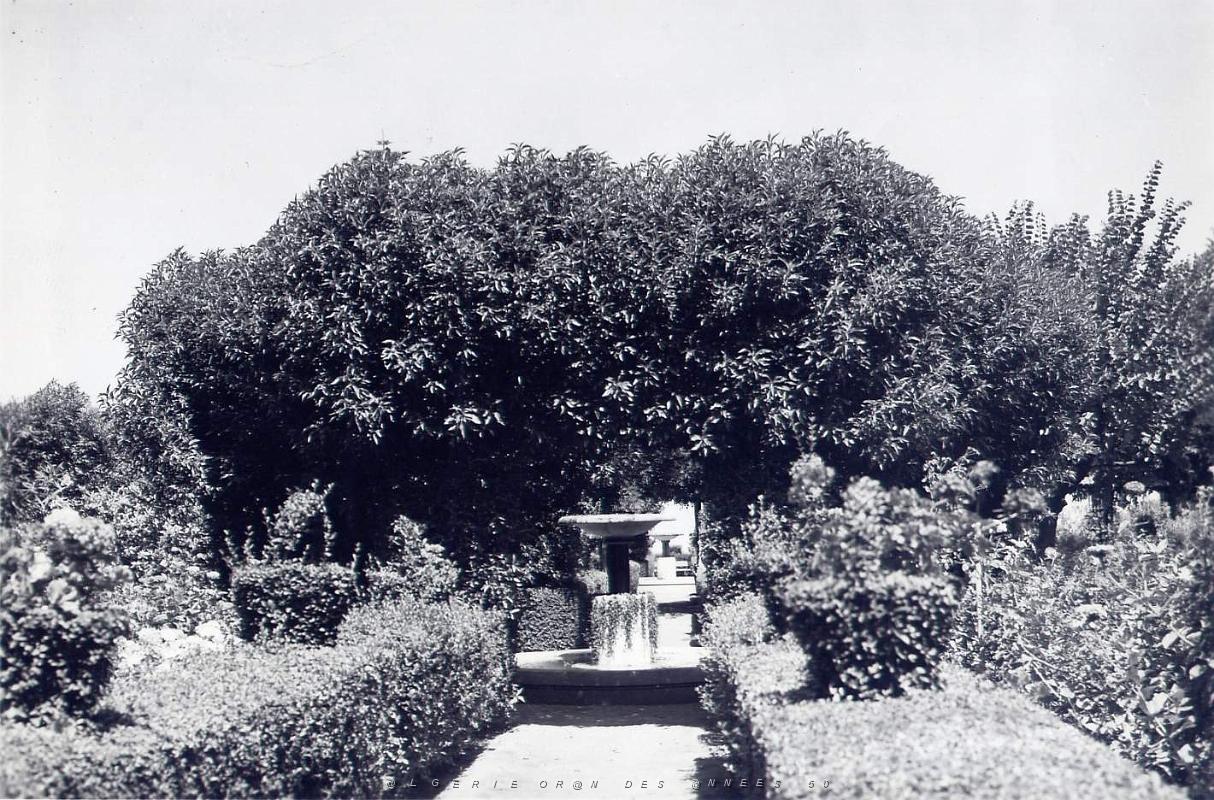Rio Salado 507- Jardin public COLLECTION DES AMIS DE ND DE SANTA CRUZ.jpg